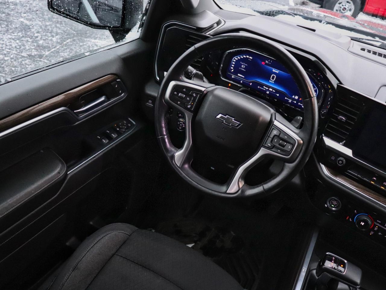 2022 Chevrolet Silverado 1500 RST Crew Cab 4WD Photo