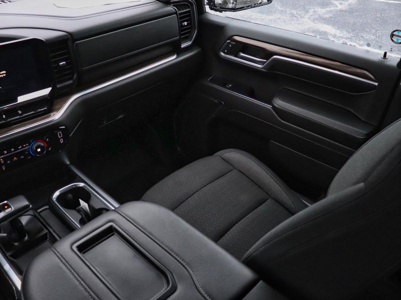 2022 Chevrolet Silverado 1500 RST Crew Cab 4WD Photo