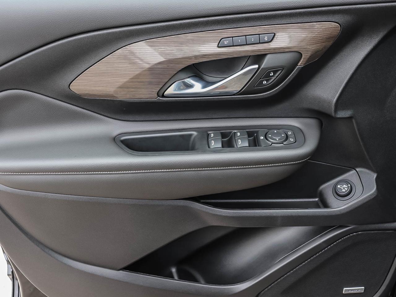 2023 GMC Terrain Denali Photo