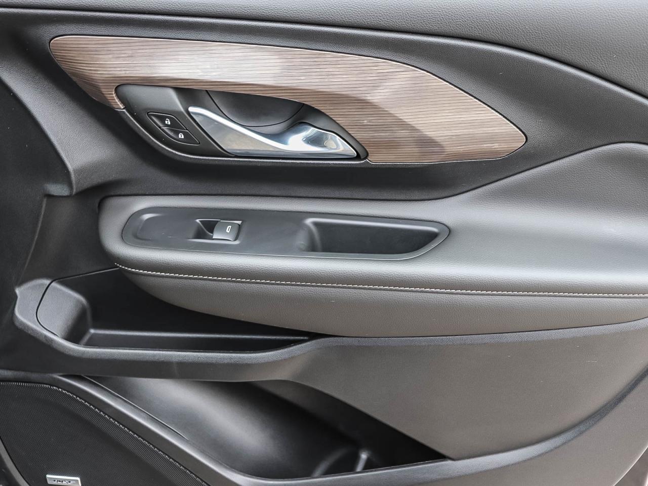 2023 GMC Terrain Denali Photo