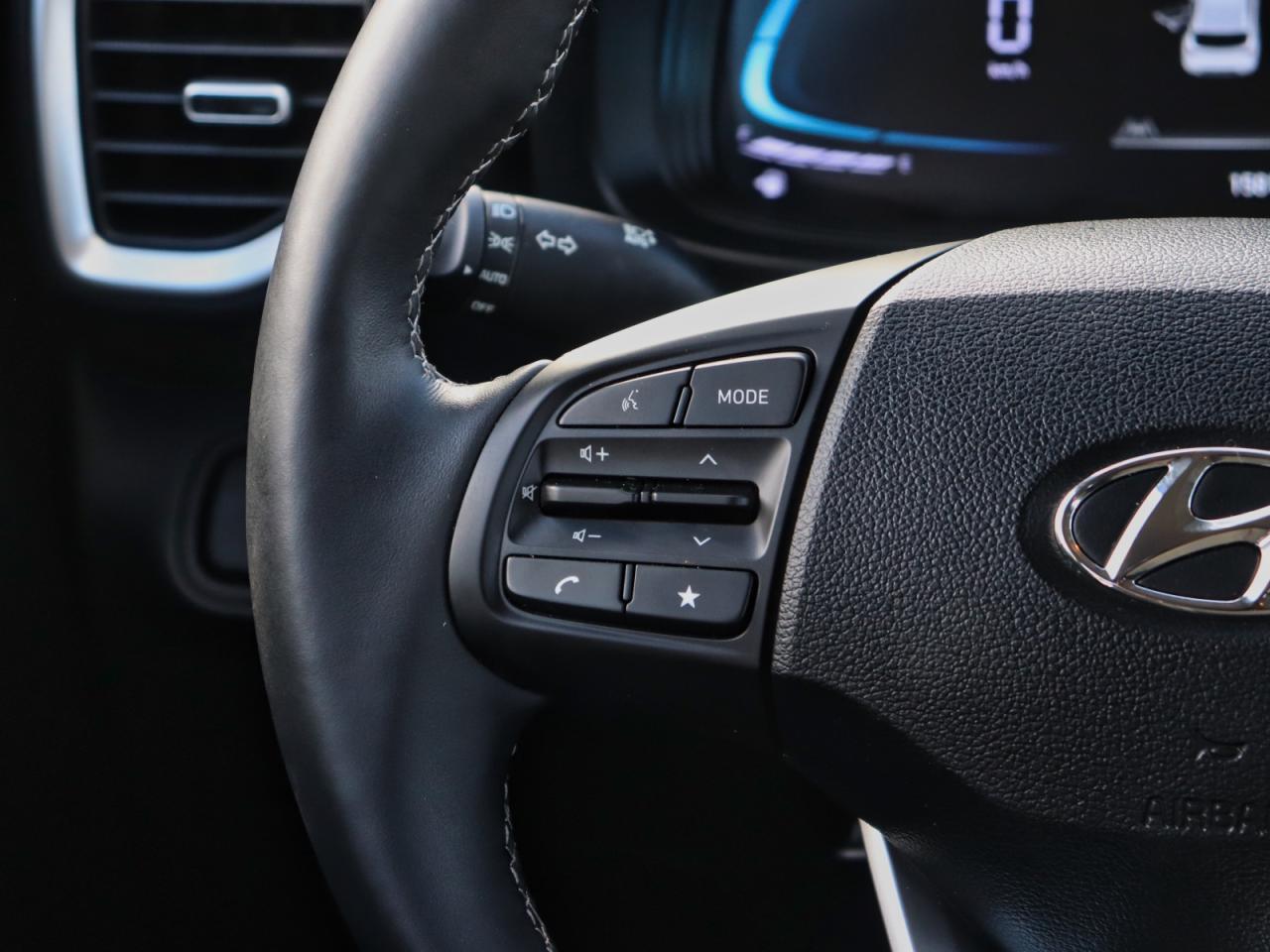 2025 Hyundai Venue Preferred - | Carplay | Remote Start | 3.99% Finance Available Photo