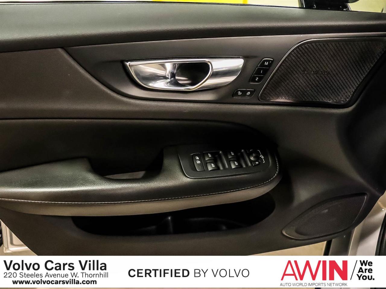 2021 Volvo S60 T5 AWD Momentum Photo4
