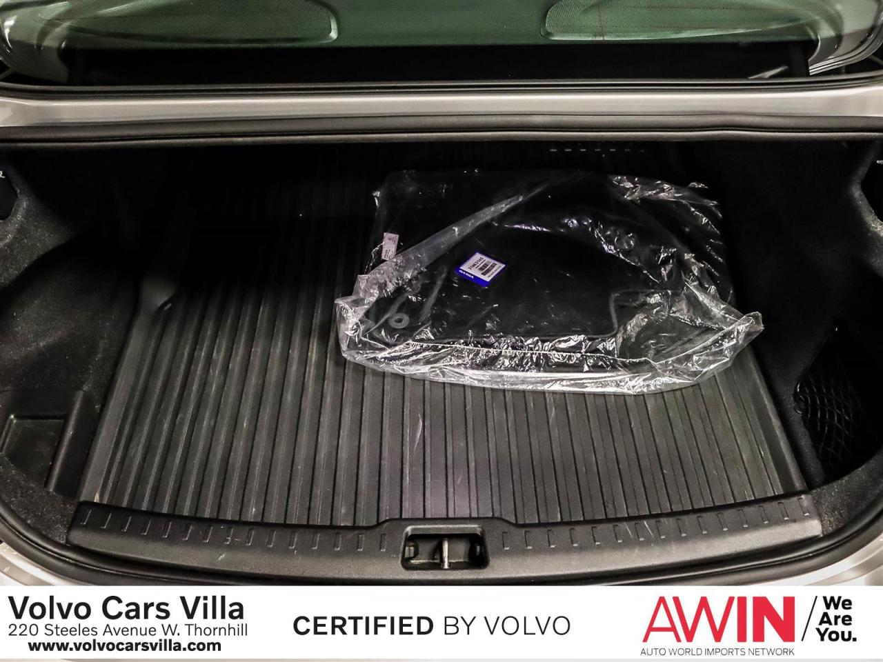 2021 Volvo S60 T5 AWD Momentum Photo