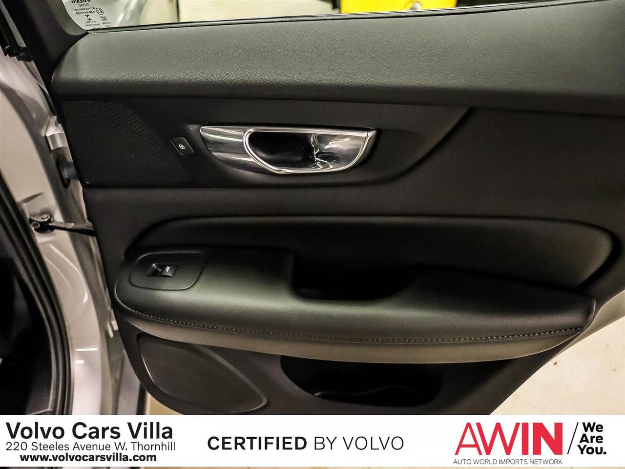2021 Volvo S60 T5 AWD Momentum Photo