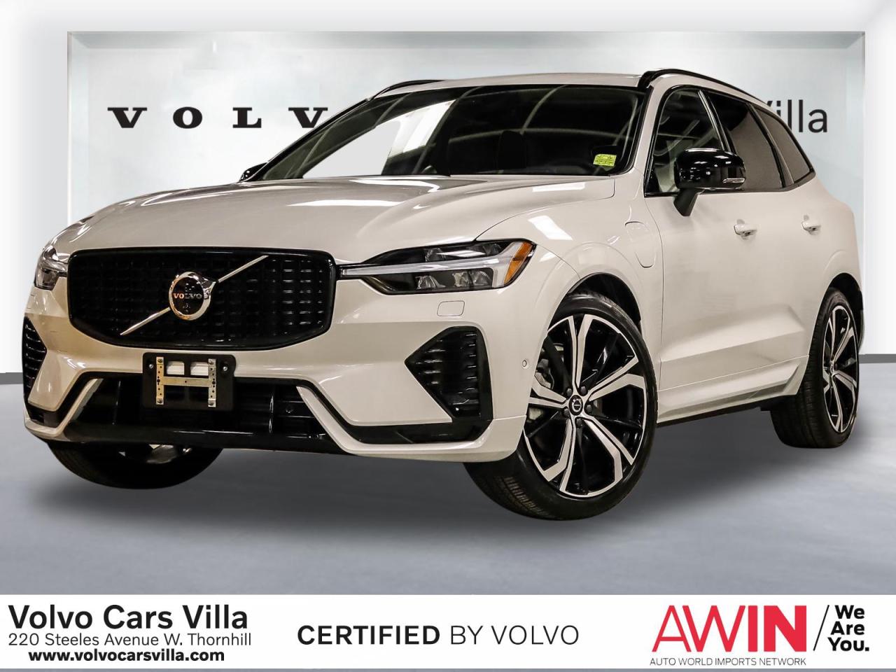 2025 Volvo XC60 Plug-In Hybrid T8 AWD Ultra Dark Theme Photo0
