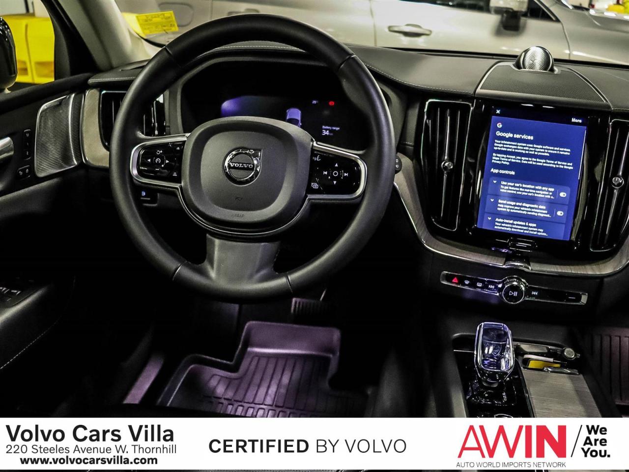 2025 Volvo XC60 Plug-In Hybrid T8 AWD Ultra Dark Theme Photo