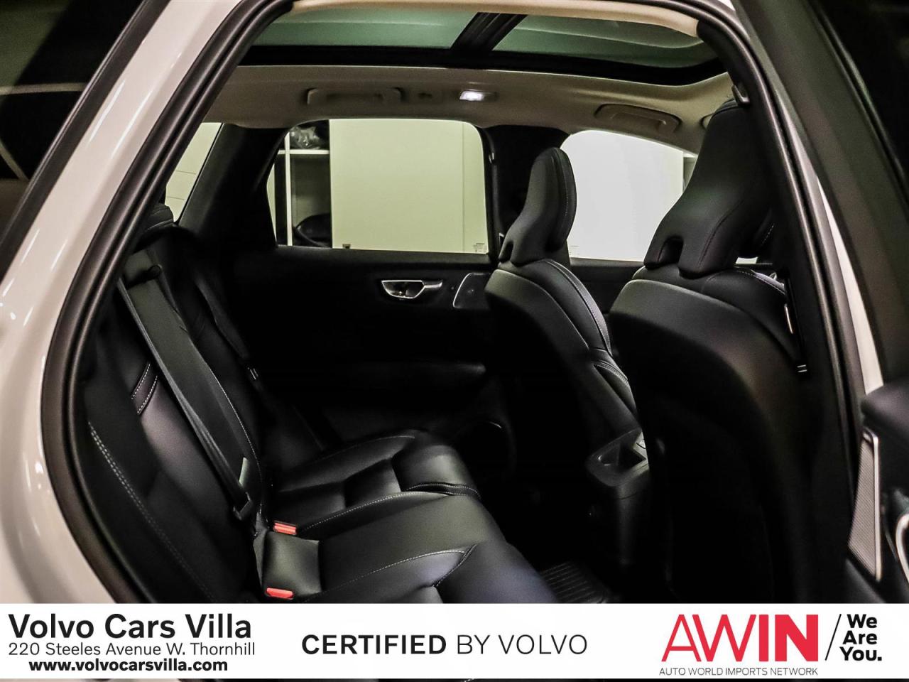 2025 Volvo XC60 Plug-In Hybrid T8 AWD Ultra Dark Theme Photo