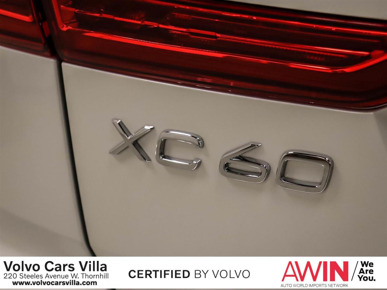 2025 Volvo XC60 Plug-In Hybrid T8 AWD Ultra Dark Theme Photo