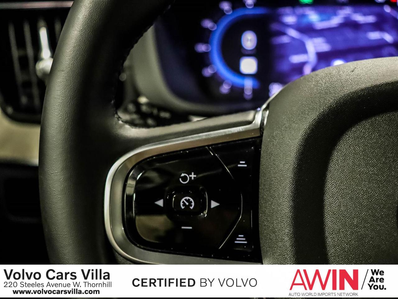 2025 Volvo XC60 Plug-In Hybrid T8 AWD Ultra Dark Theme Photo