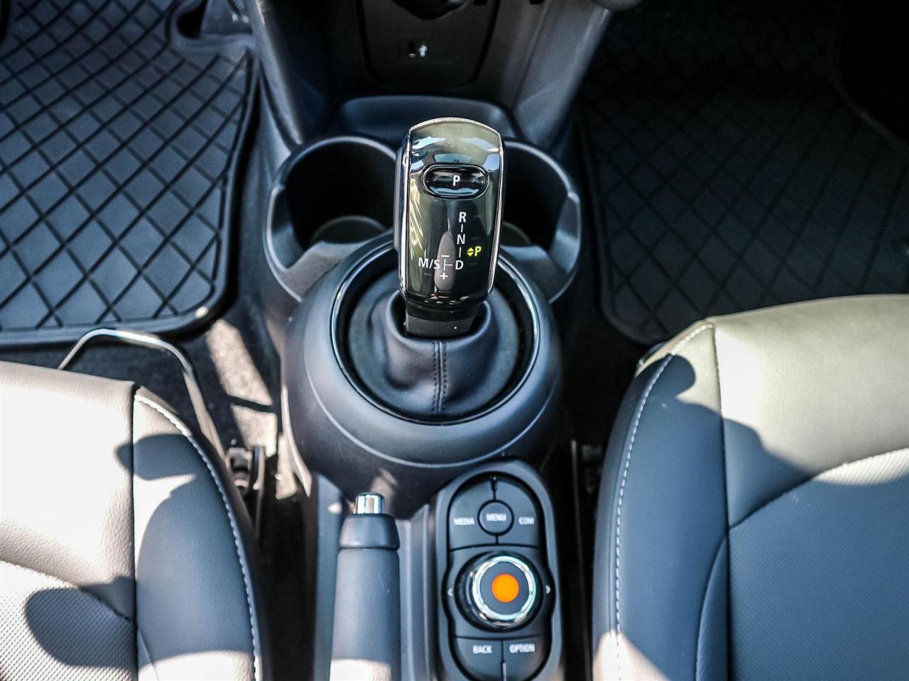 2020 MINI Cooper 5 Door Photo