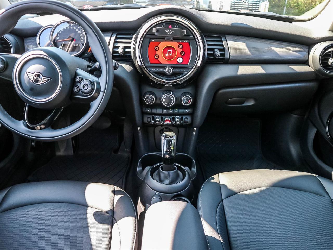 2020 MINI Cooper 5 Door Photo