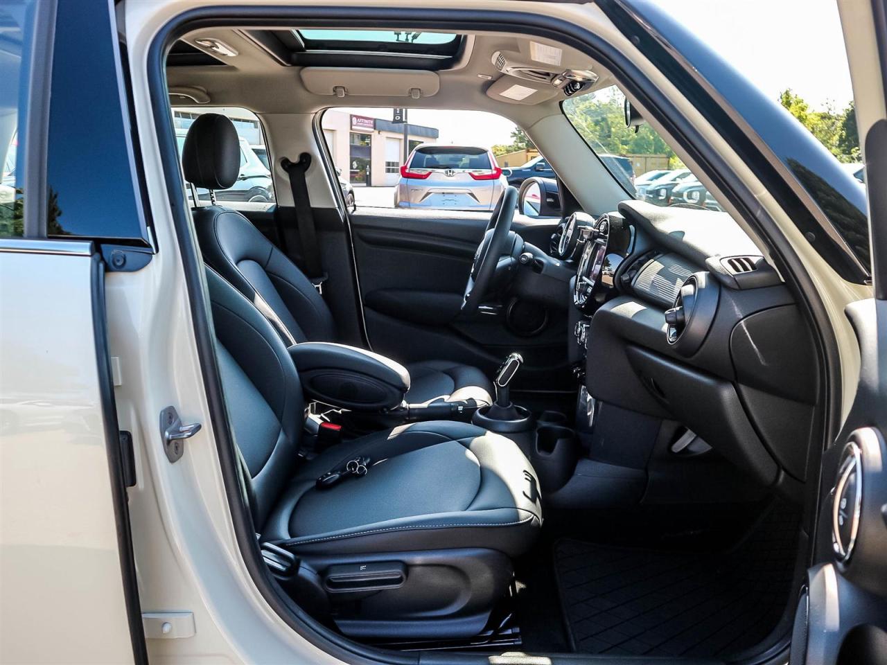 2020 MINI Cooper 5 Door Photo