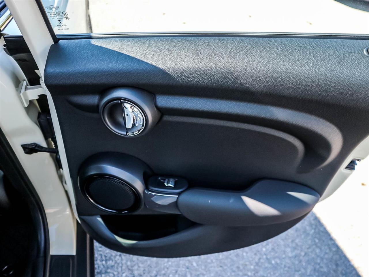 2020 MINI Cooper 5 Door Photo