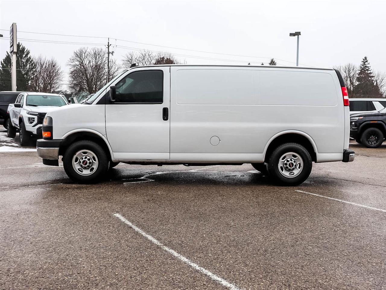 2020 GMC Savana Cargo Van BASE Photo
