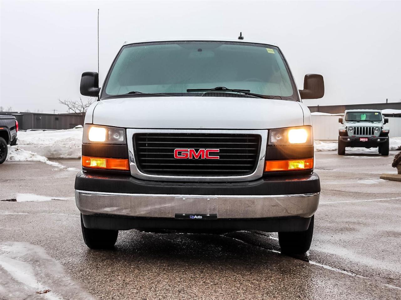 2020 GMC Savana Cargo Van BASE Photo