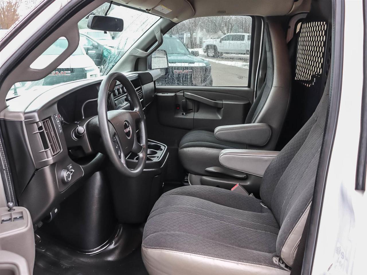 2020 GMC Savana Cargo Van BASE Photo