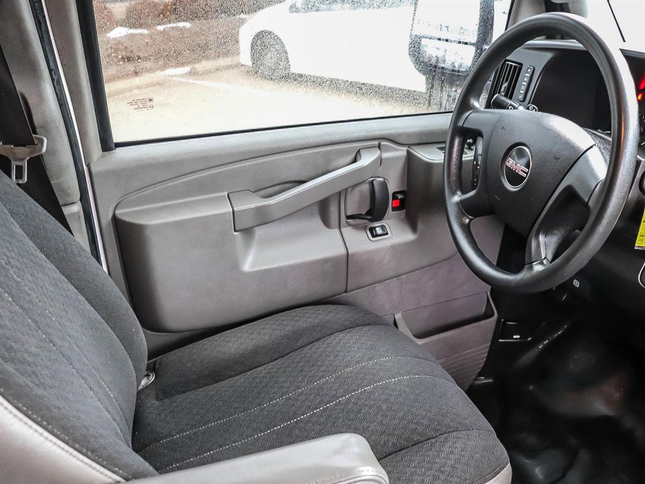 2020 GMC Savana Cargo Van BASE Photo