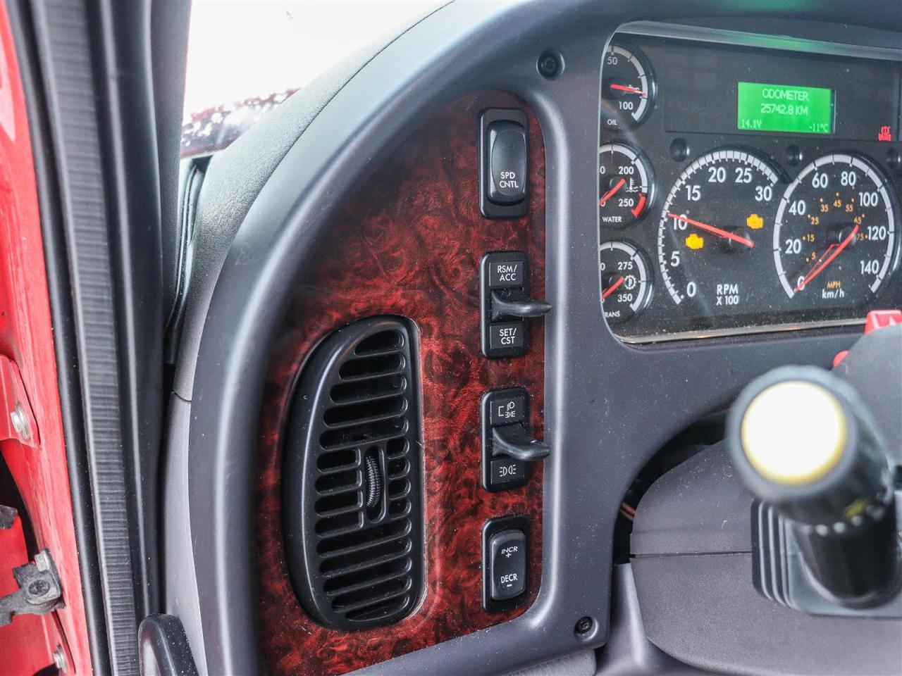 2025 Freightliner M2  Photo