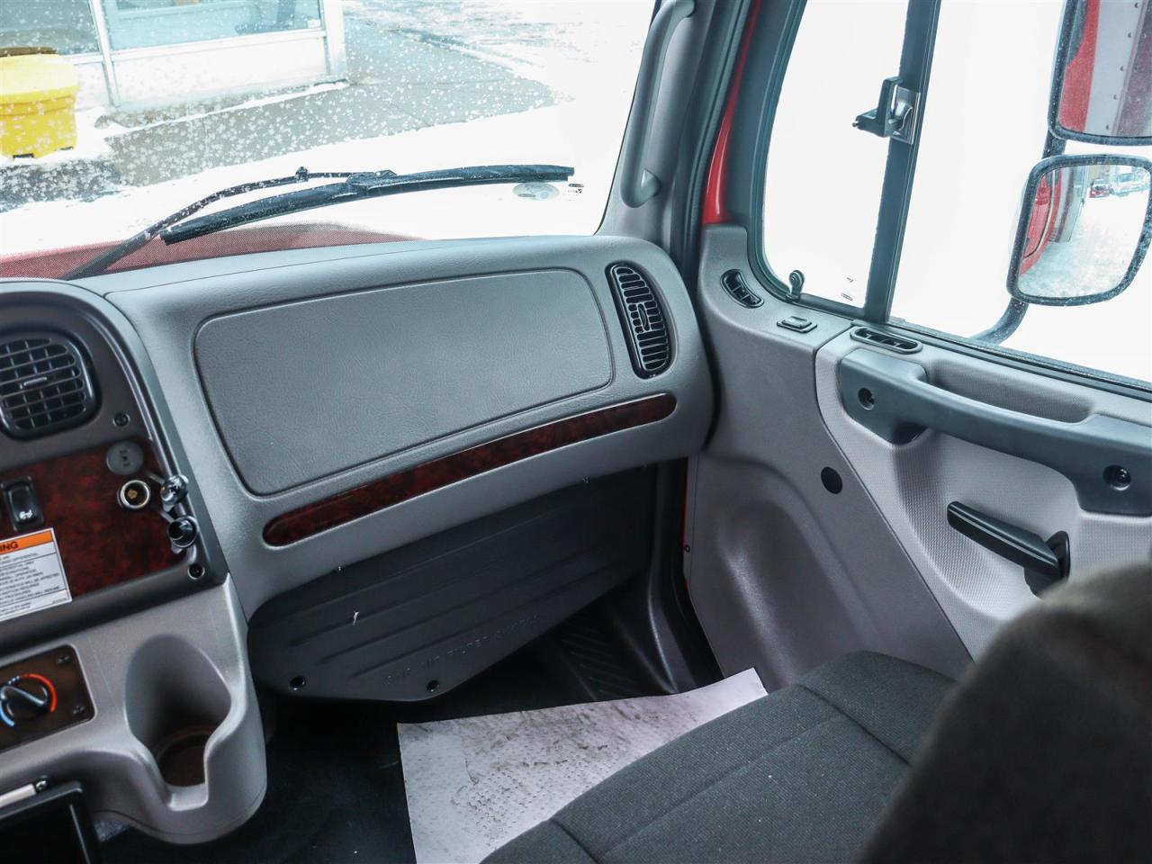 2025 Freightliner M2  Photo