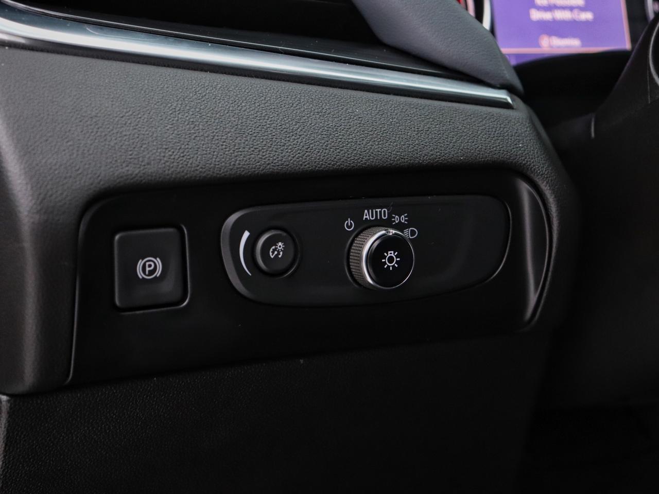 2021 Buick Enclave Essence AWD Photo