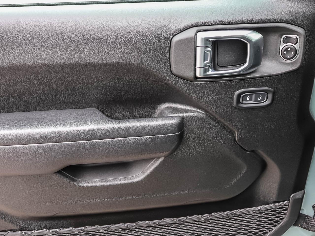 2023 Jeep Wrangler RUBICON Photo