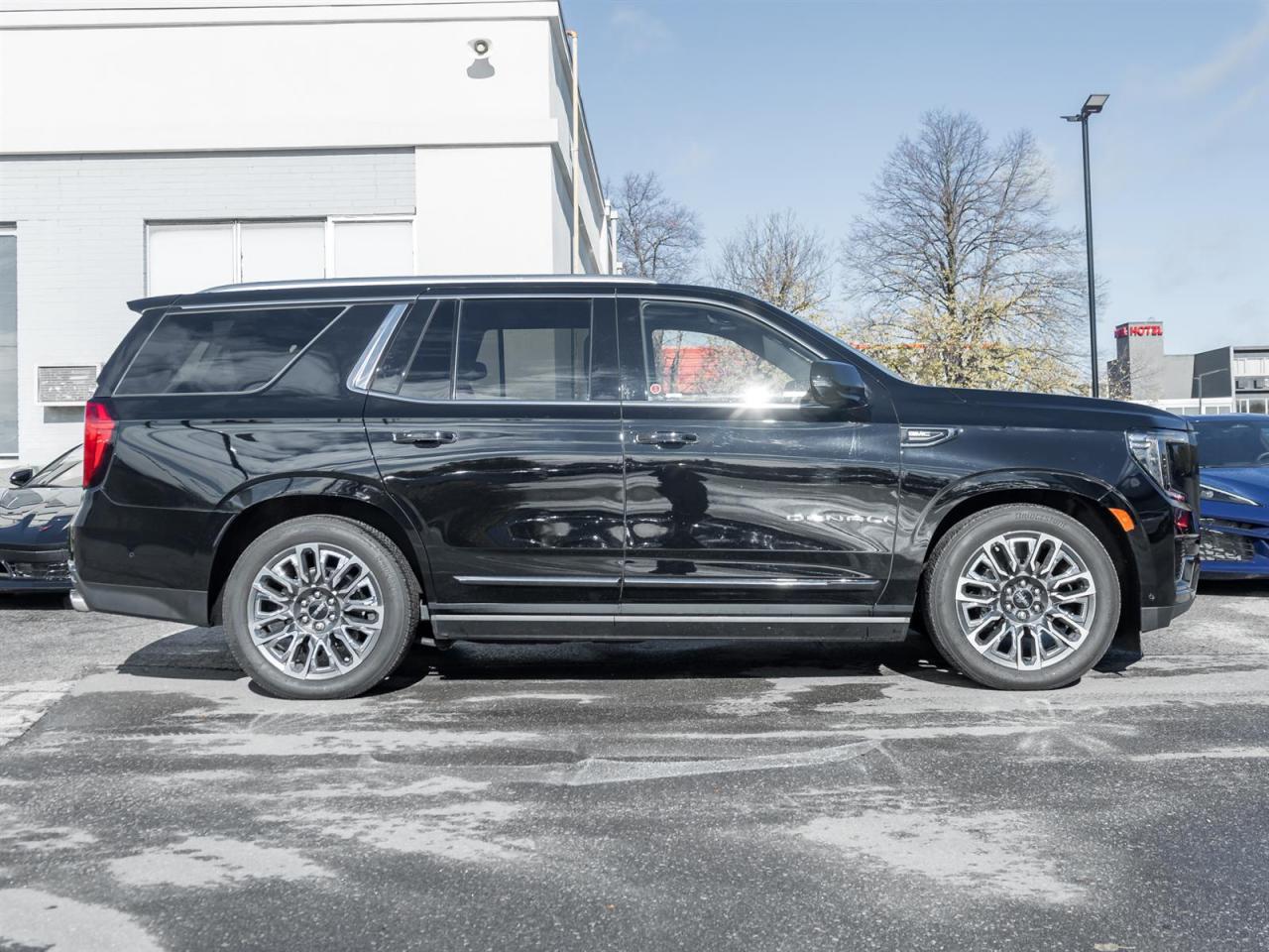 2023 GMC Yukon Denali Ultimate- 22" Wheels | Super Cruise Photo