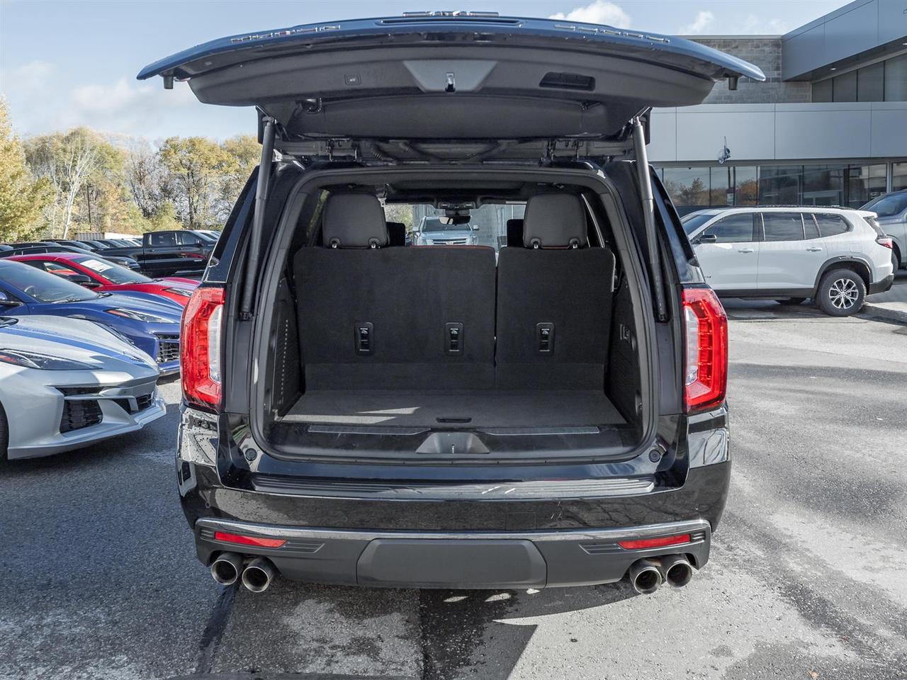 2023 GMC Yukon Denali Ultimate- 22" Wheels | Super Cruise Photo