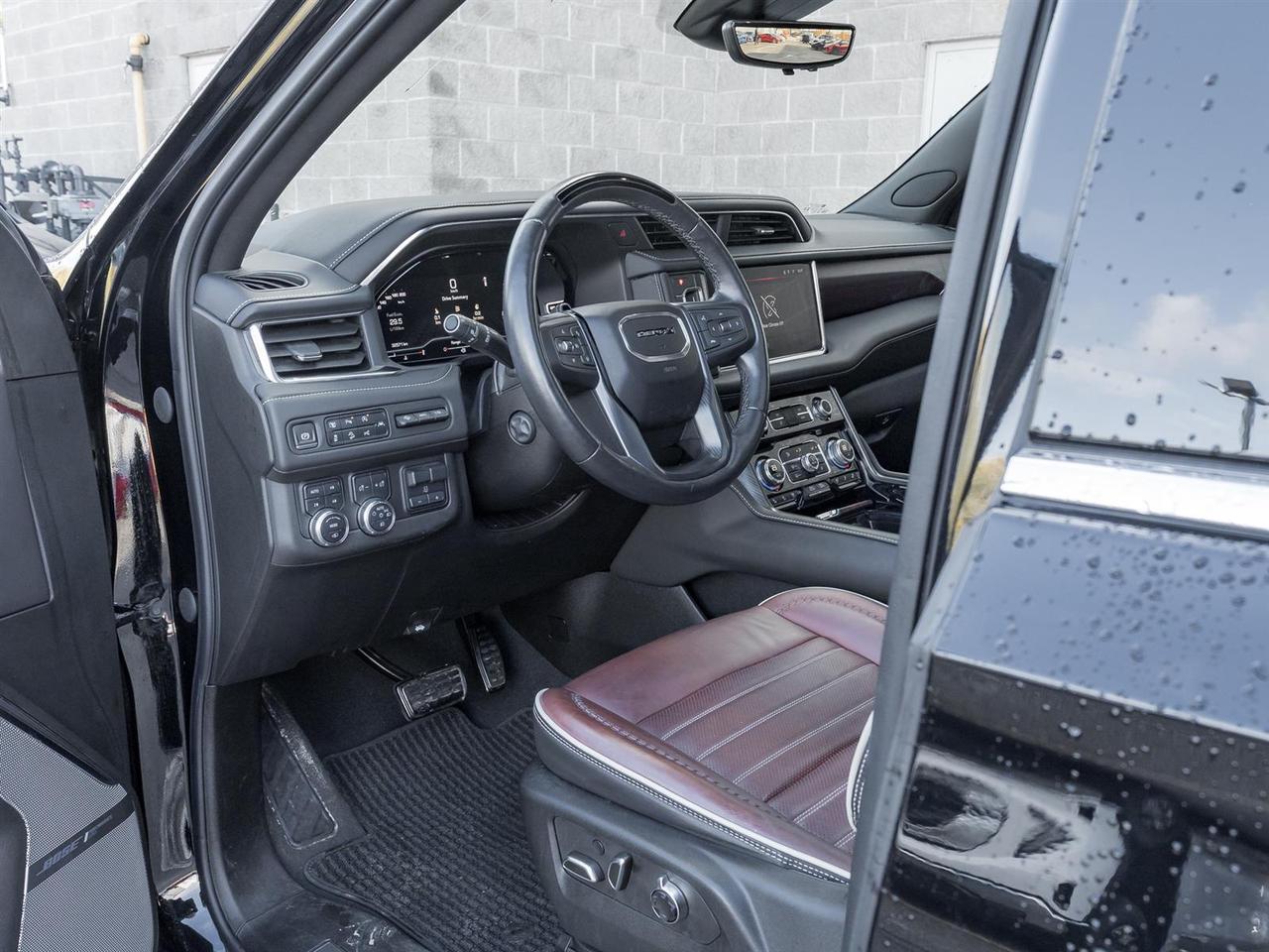 2023 GMC Yukon Denali Ultimate- 22" Wheels | Super Cruise Photo