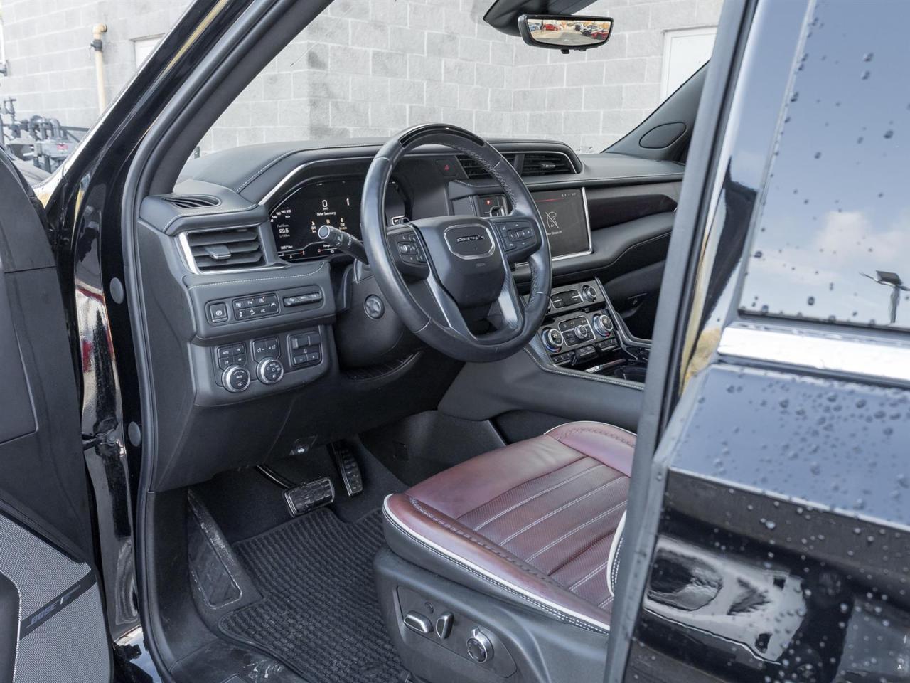 2023 GMC Yukon Denali Ultimate- 22" Wheels | Super Cruise Photo