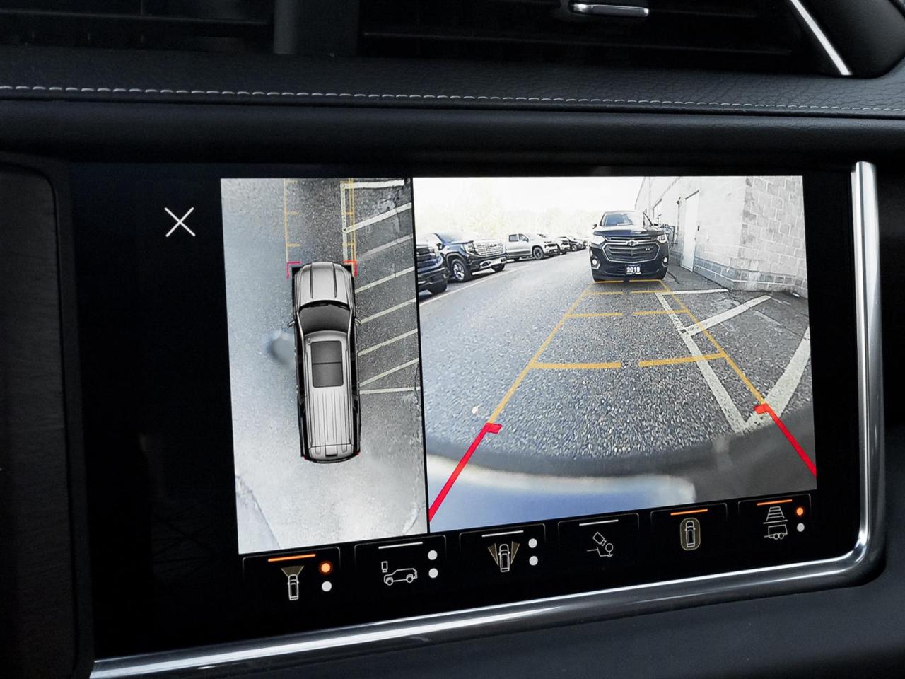 2023 GMC Yukon Denali Ultimate- 22" Wheels | Super Cruise Photo