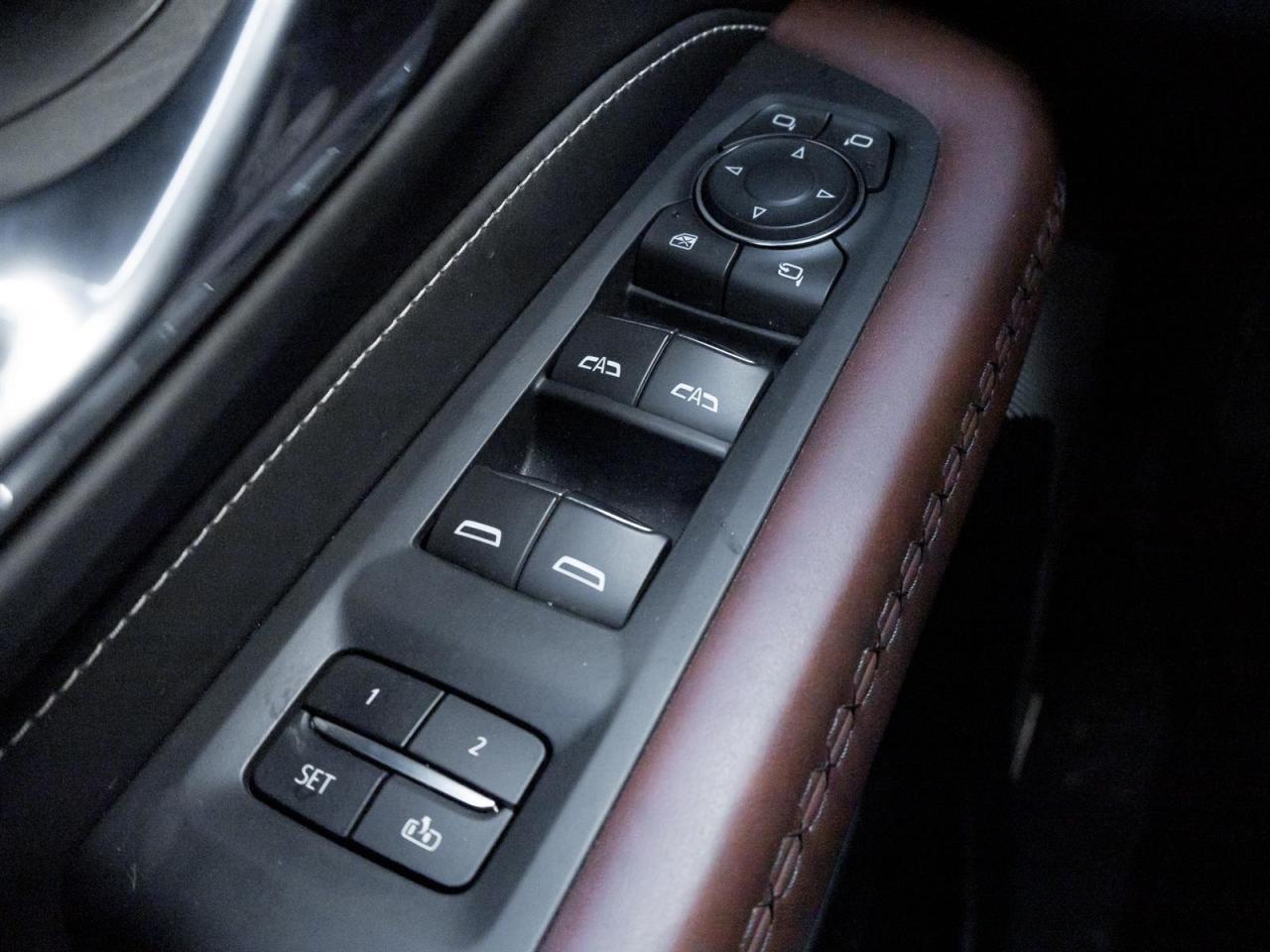 2023 GMC Yukon Denali Ultimate- 22" Wheels | Super Cruise Photo