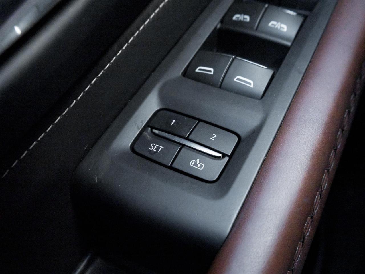 2023 GMC Yukon Denali Ultimate- 22" Wheels | Super Cruise Photo