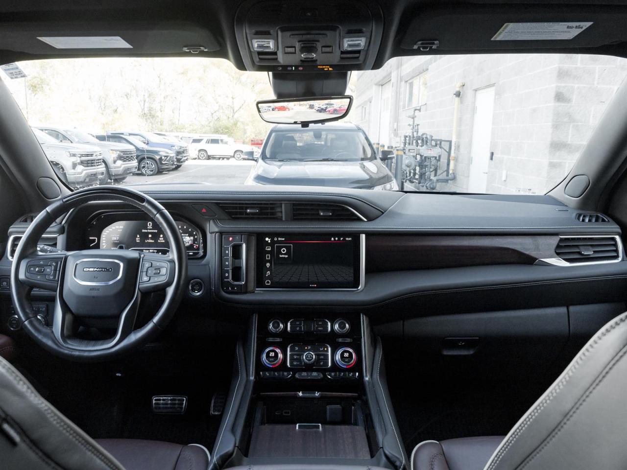 2023 GMC Yukon Denali Ultimate- 22" Wheels | Super Cruise Photo