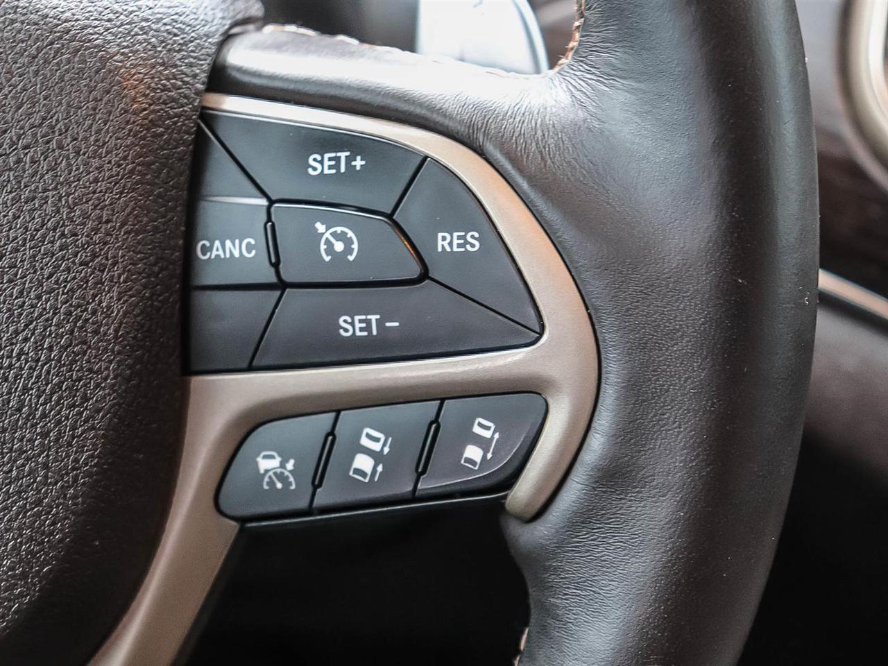 2016 Jeep Grand Cherokee Summit Photo