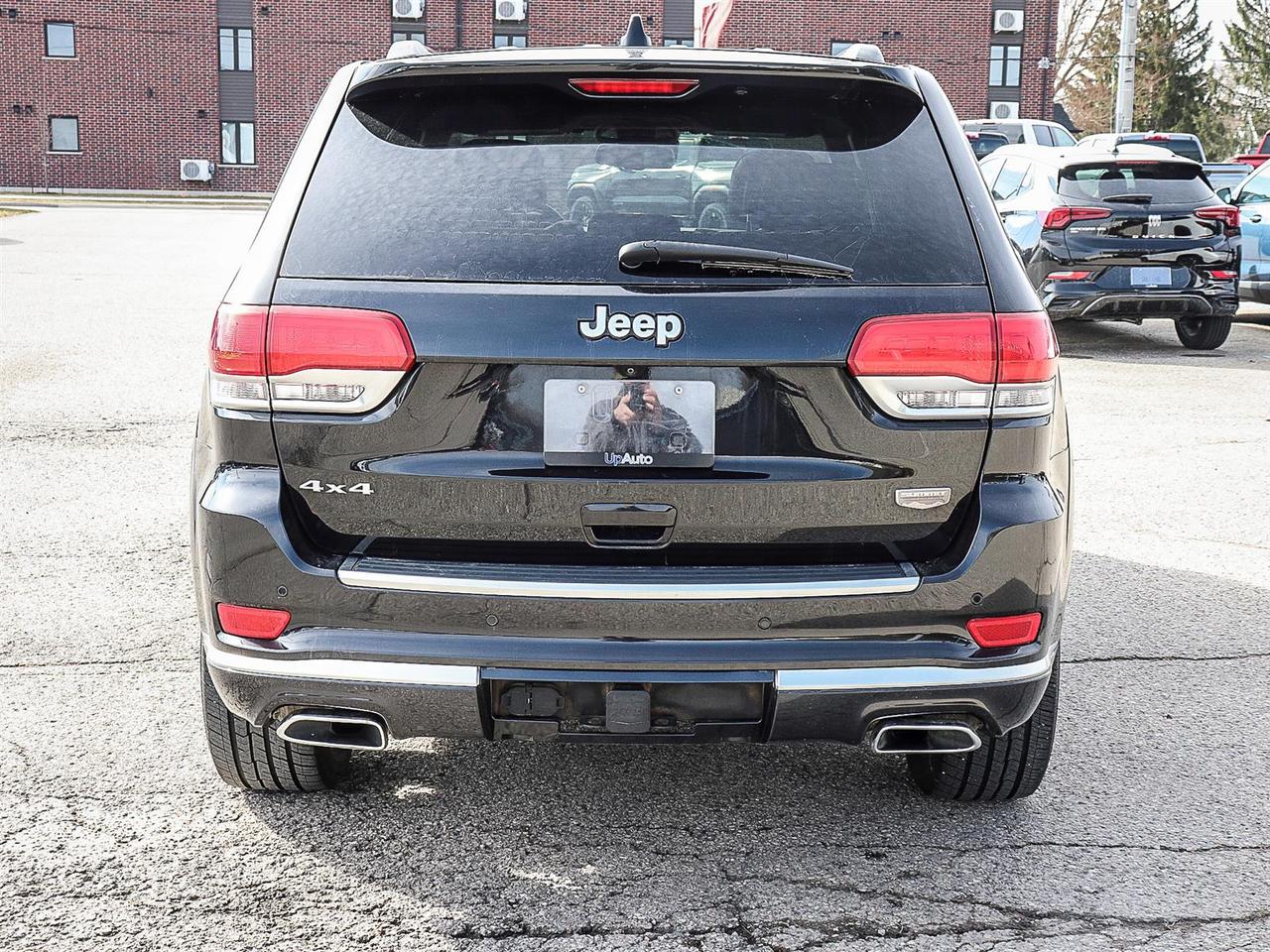 2016 Jeep Grand Cherokee Summit Photo3