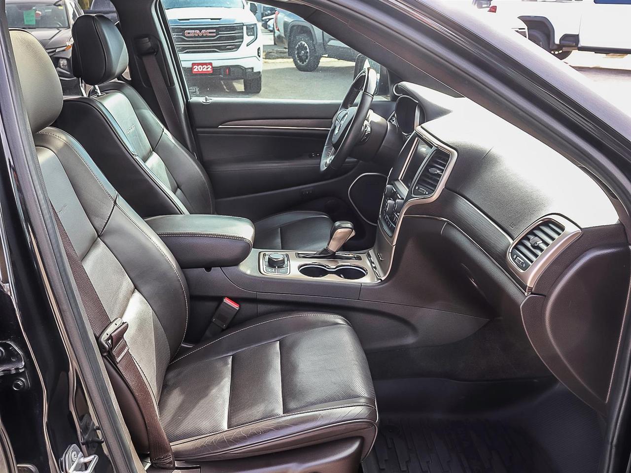 2016 Jeep Grand Cherokee Summit Photo