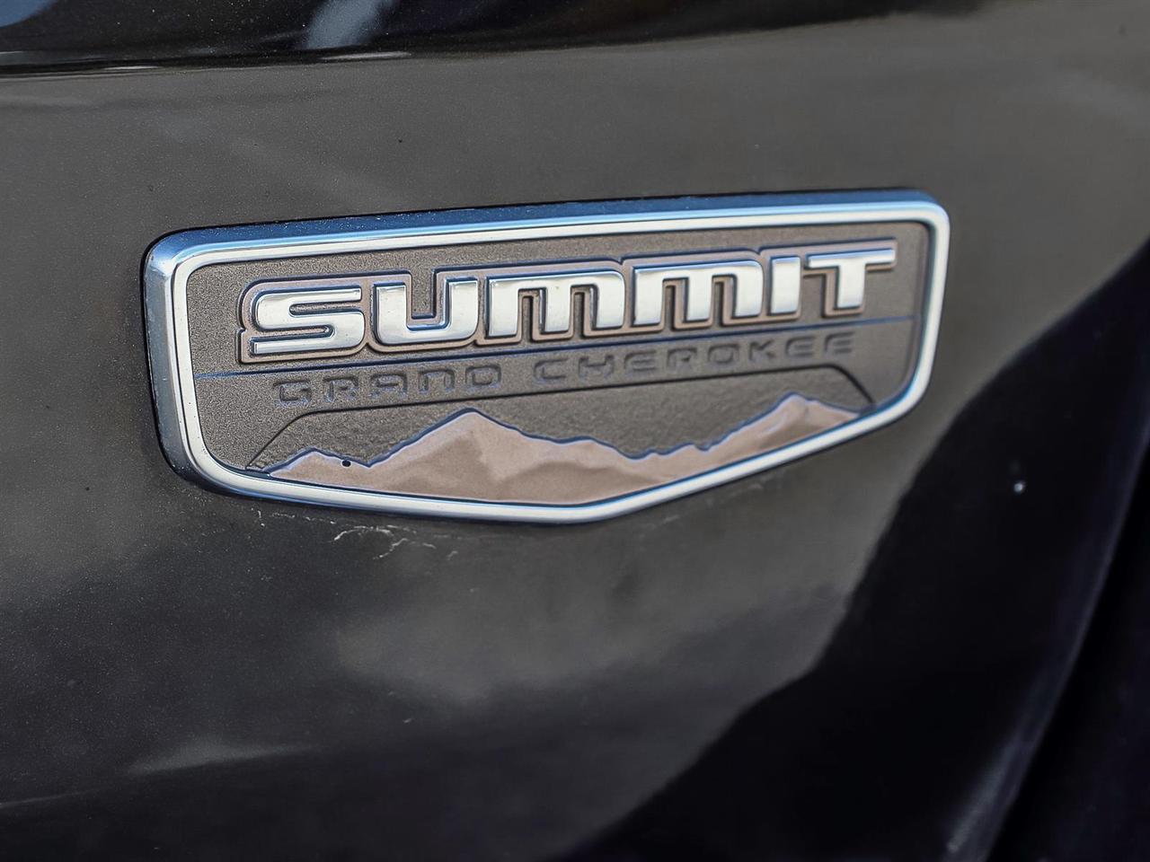 2016 Jeep Grand Cherokee Summit Photo