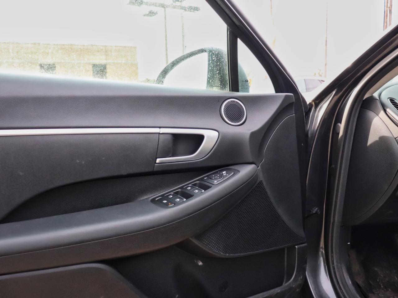 2022 Hyundai Sonata PREFERRED Photo