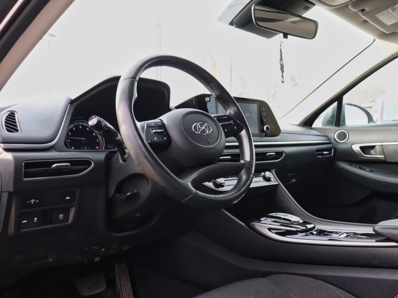 2022 Hyundai Sonata PREFERRED Photo