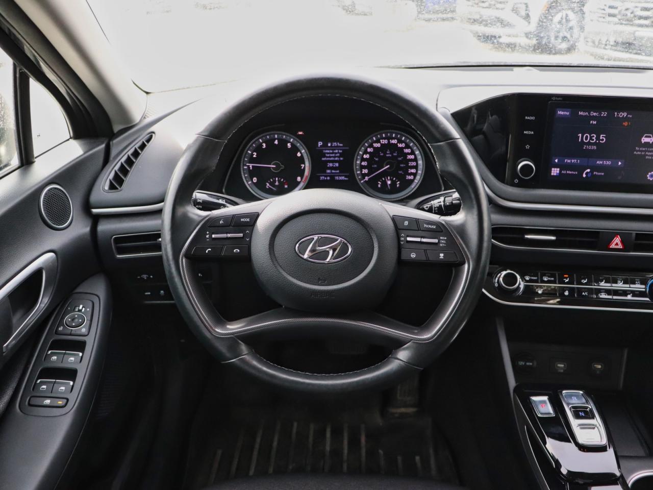 2022 Hyundai Sonata PREFERRED Photo