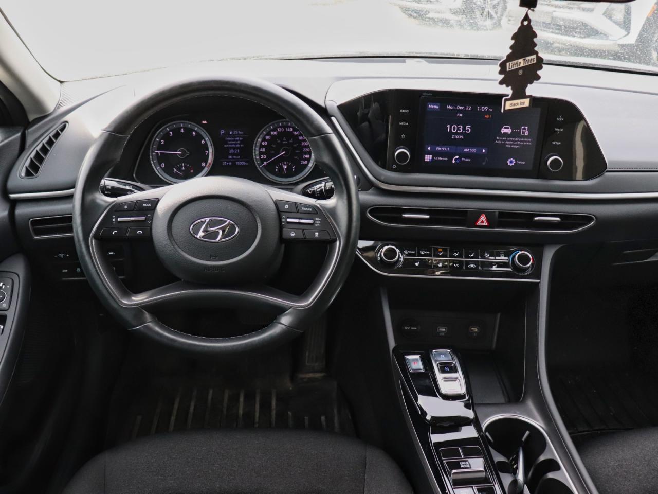 2022 Hyundai Sonata PREFERRED Photo