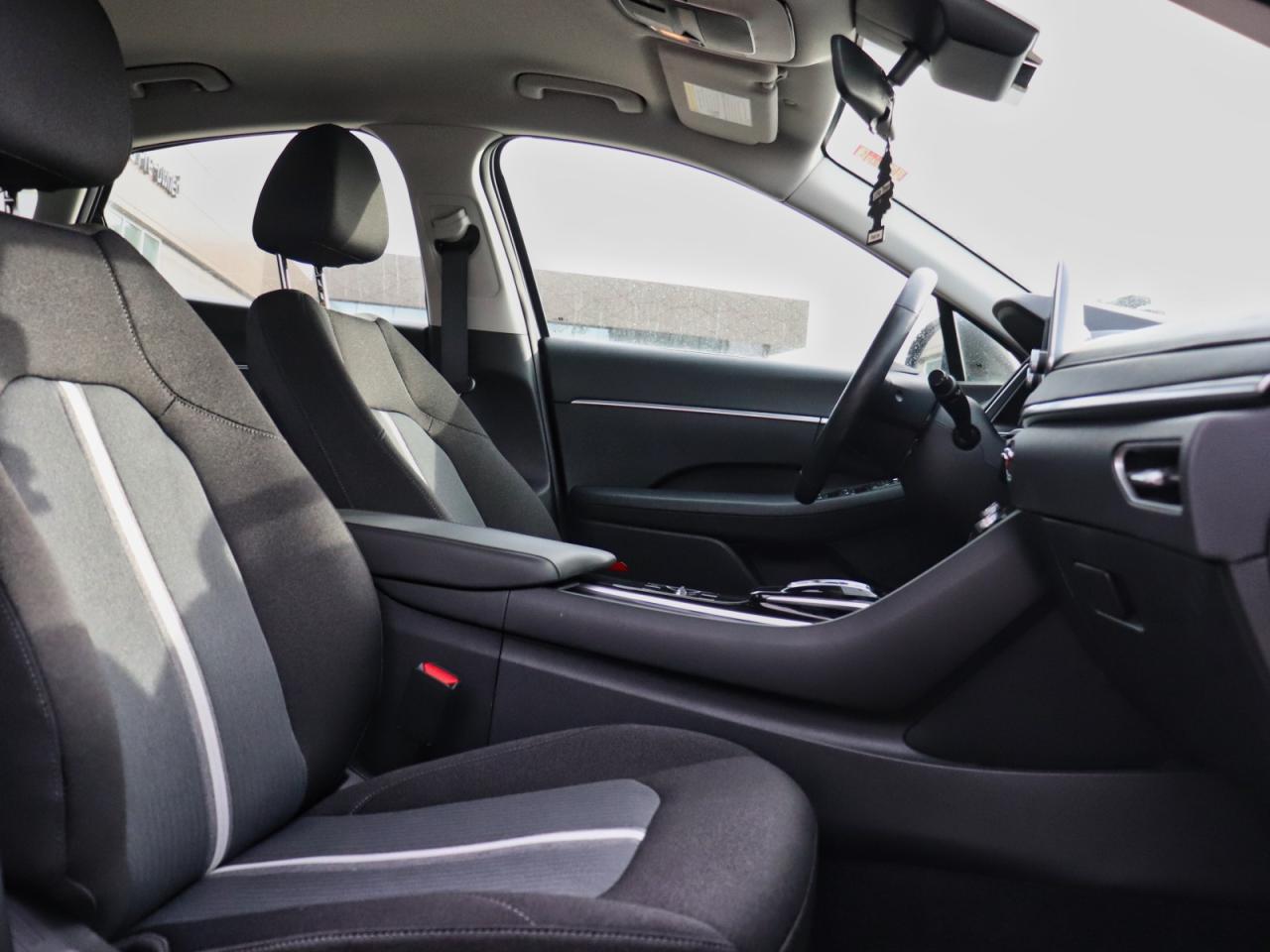 2022 Hyundai Sonata PREFERRED Photo