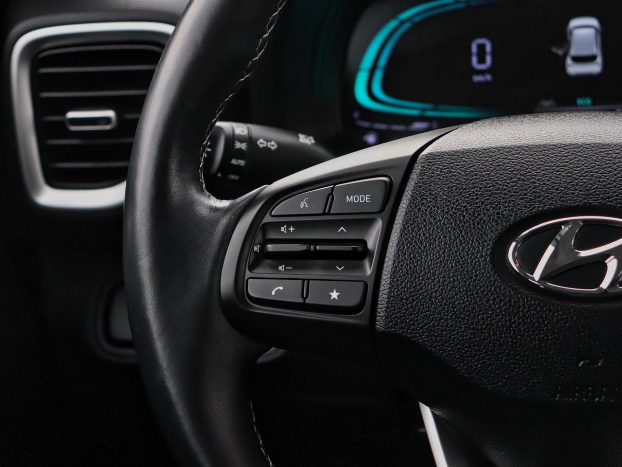 2025 Hyundai Venue Preferred - Heated Seats | Carplay | Remote Start Photo