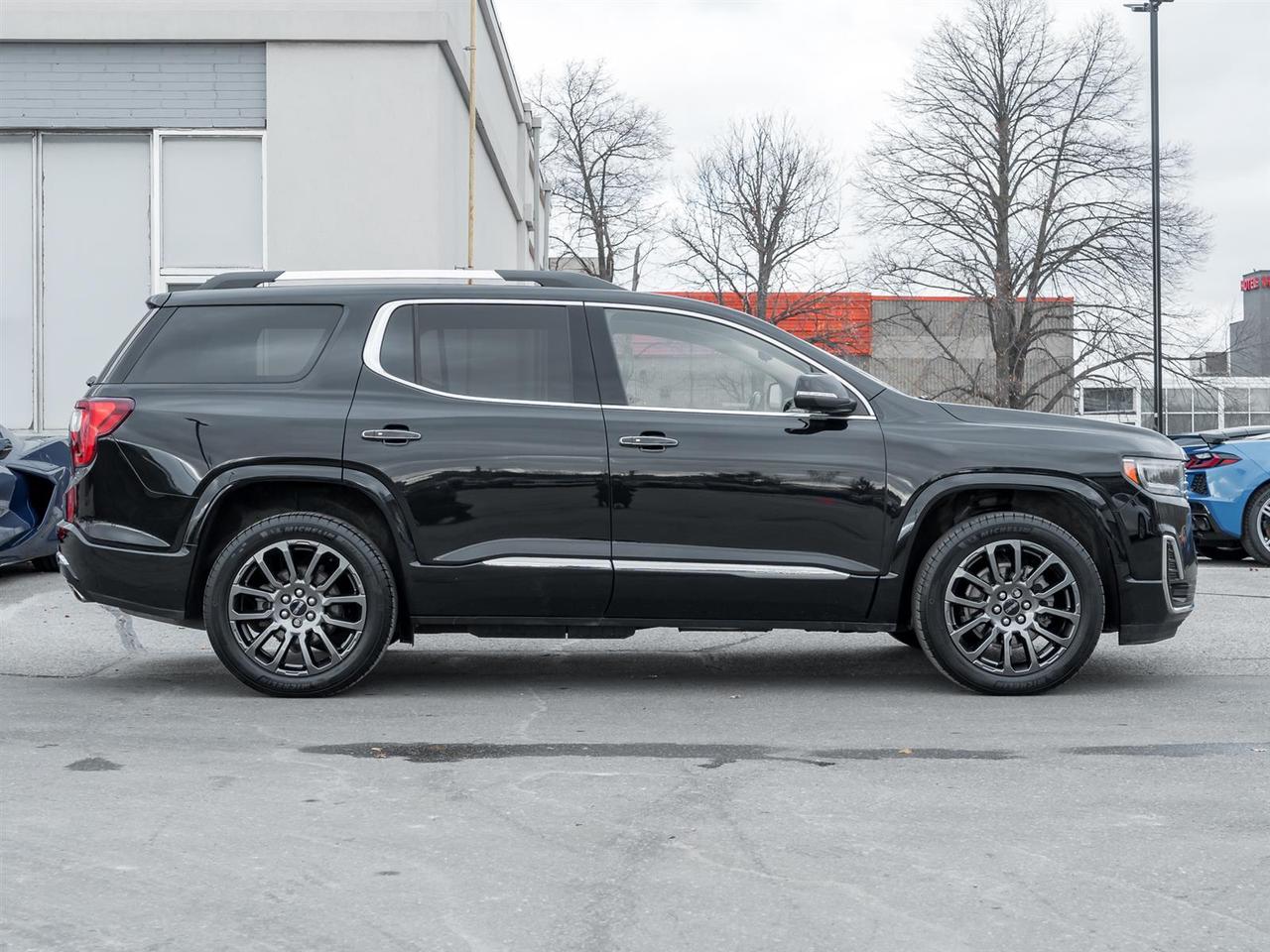 2022 GMC Acadia Denali Black Edition AWD- Photo2