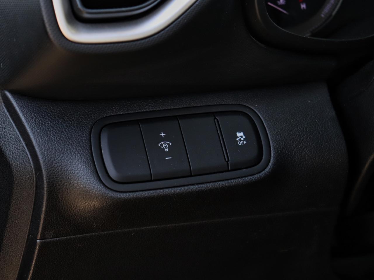 2022 Hyundai Venue Essential - 6sp Manual | Cloth | Heated Seats Photo