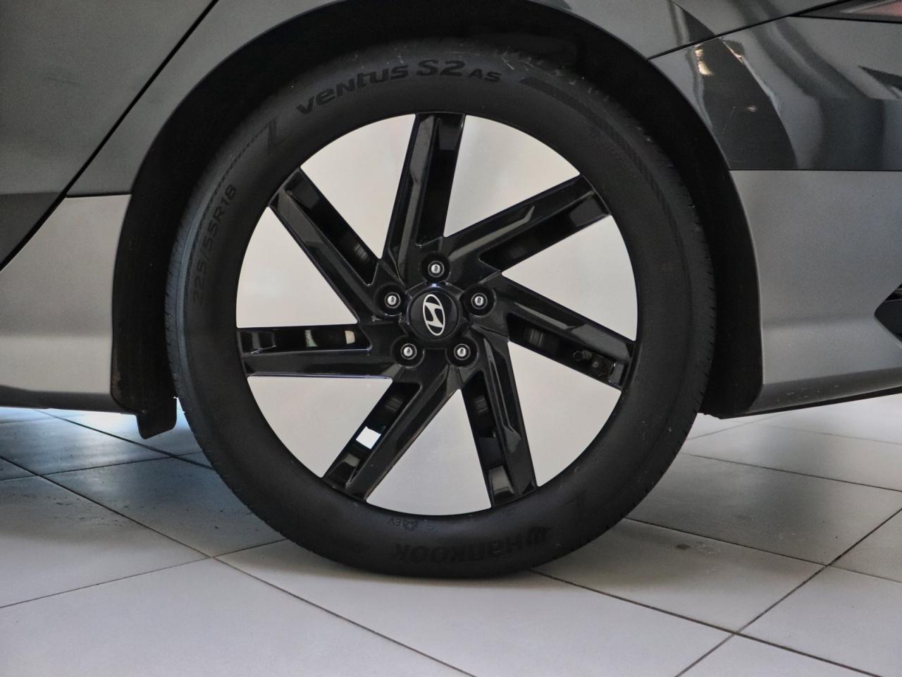 2025 Hyundai IONIQ 6 Preferred Photo4