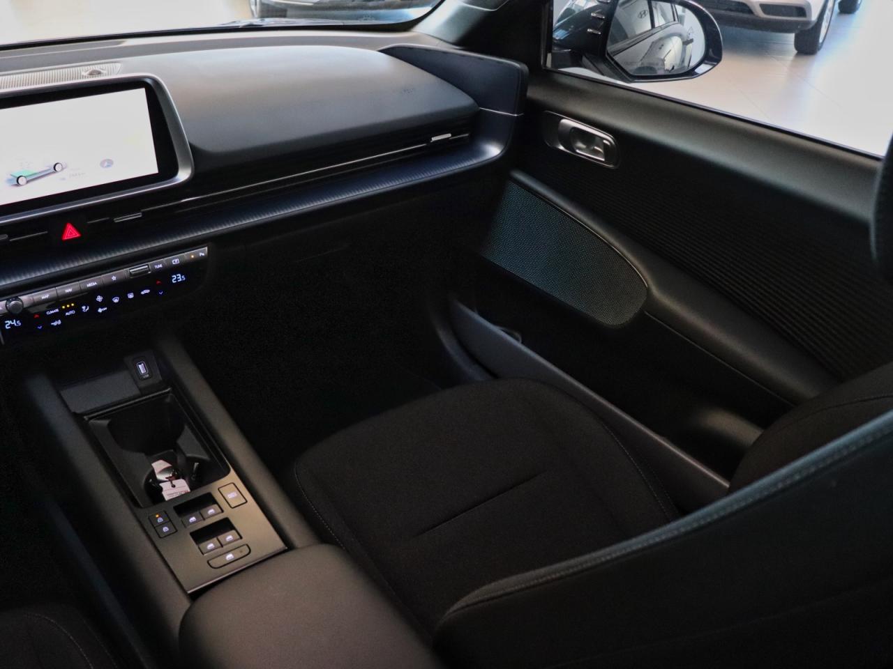 2025 Hyundai IONIQ 6 Preferred Photo