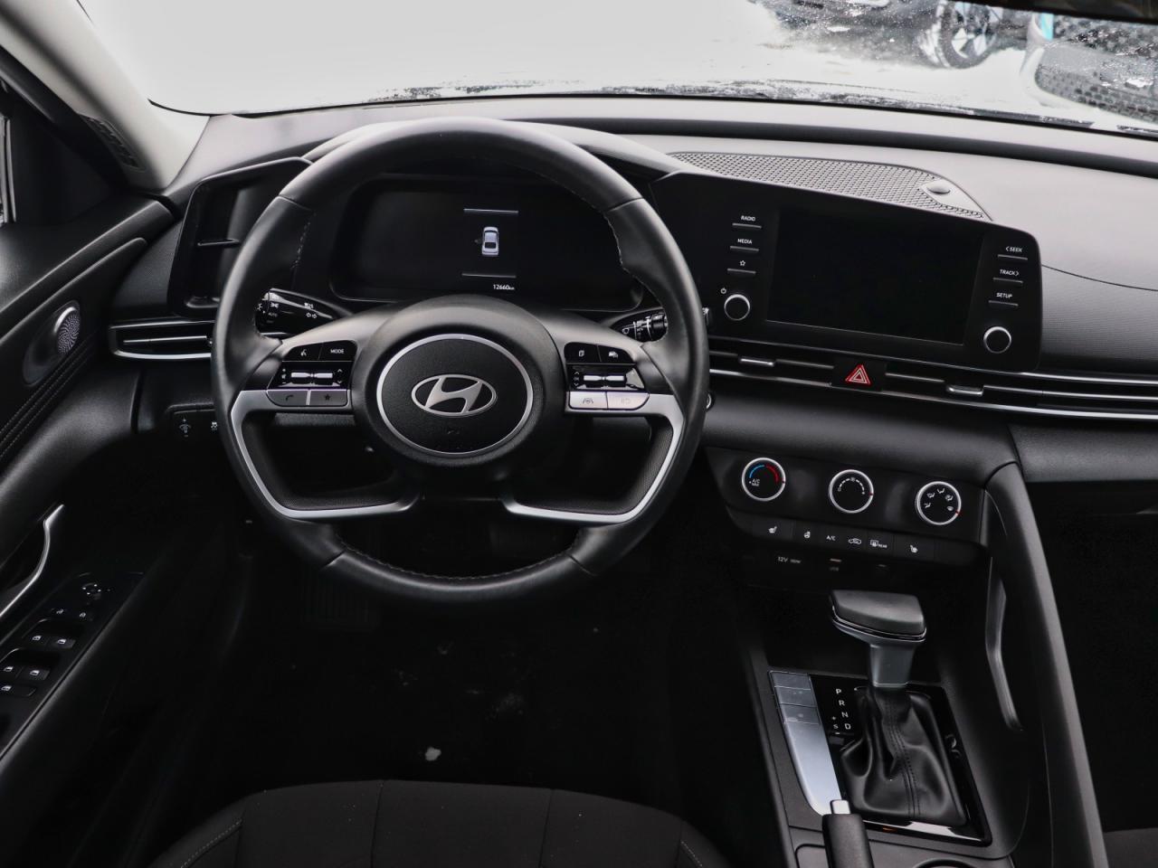 2025 Hyundai Elantra Preferred Photo