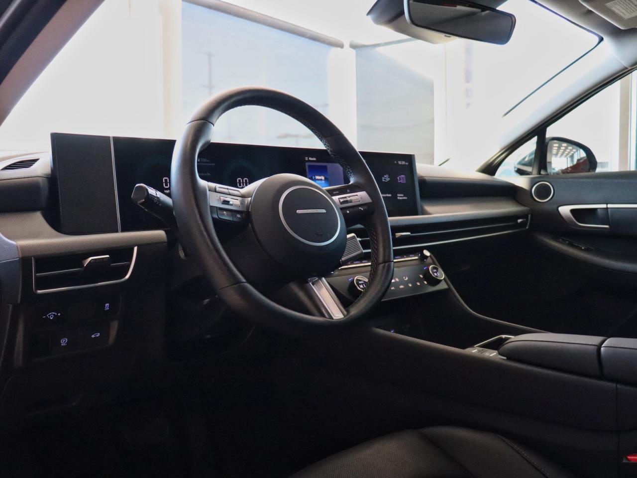 2025 Hyundai Sonata Preferred-Trend - | Leather | Sunroof | Winter Tires Photo