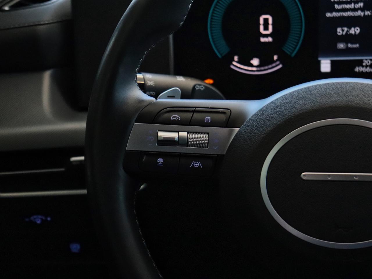 2025 Hyundai Sonata Preferred-Trend - | Leather | Sunroof | Winter Tires Photo